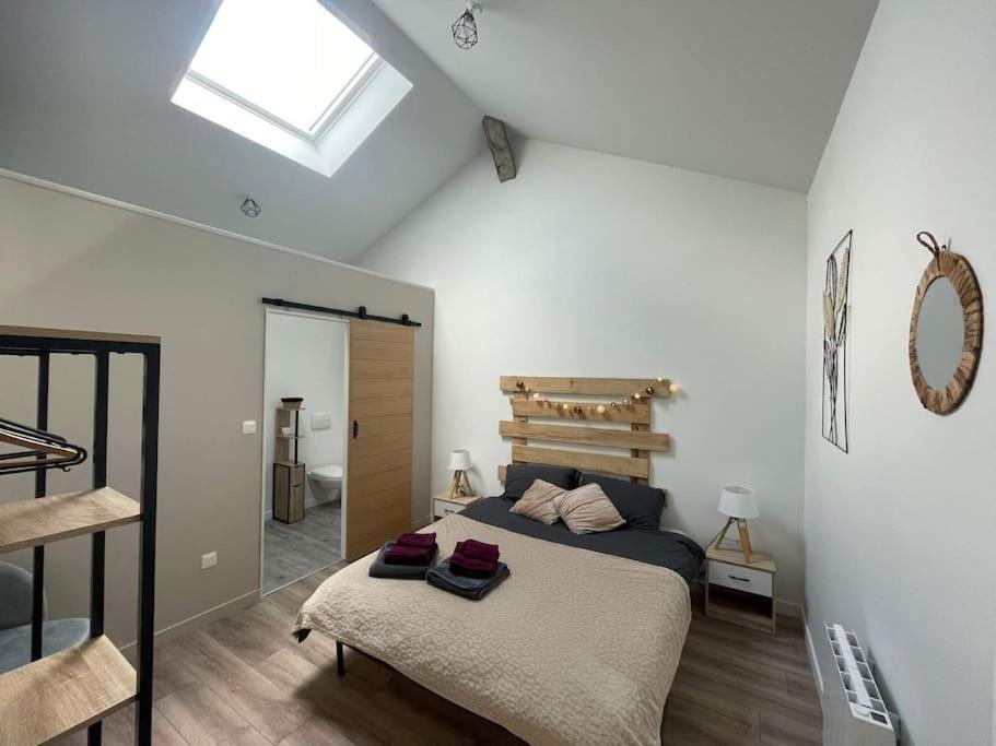 Maison Les Iris - 3 Chambres Et 3 Salles De Bain - 3 A 6 Personnes - Futuroscope アヴァントン エクステリア 写真